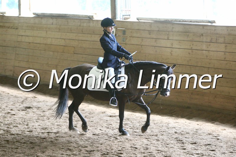 007L8409_Dress reiter WB.JPG